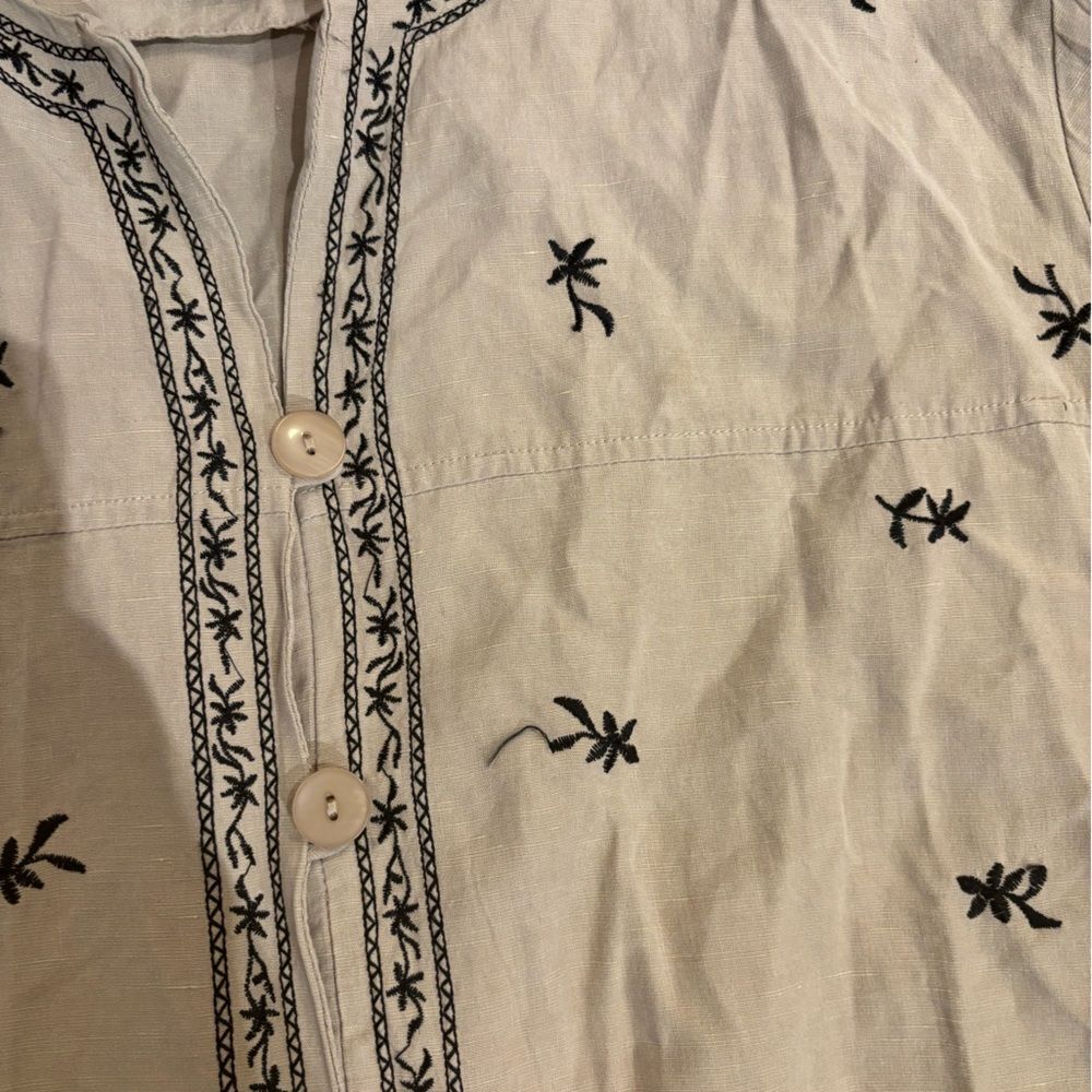 Dressbarn vintage boho Tan floral silk/linen Embroidered button down blouse - Picture 3 of 4
